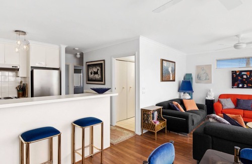 Torquay Apartment | Esplanade Absolute Beach Frontage 12-20