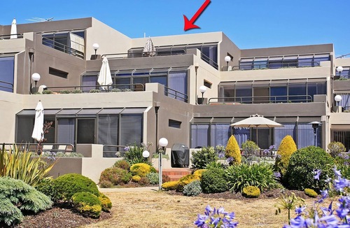 Torquay Apartment | Esplanade Absolute Beach Frontage 12-20