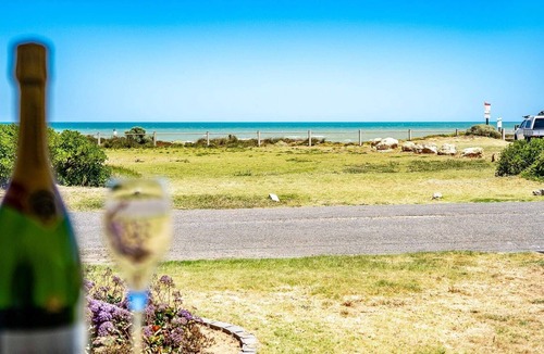 Middleton House | Esplanade at Middleton - Pets Negotiable