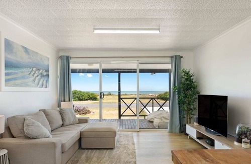 Middleton House | Esplanade at Middleton - Pets Negotiable