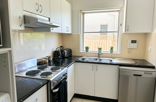 Cronulla Apartment | Esplanade Bliss