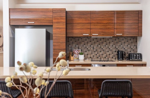 Brighton Apartment | Esplanade Escape to the Brighton Beach Boxes