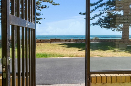 Glenelg Apartment | Esplanade Retreat on Melrose