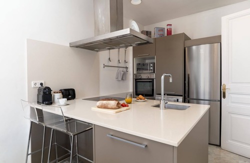 Dreta de l'Eixample Apartment | Esplendido Apto de 3 Habitaciones con Terraza