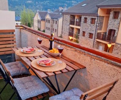 Villanua Apartment | ESQUÍ PIRINEO ARAGONÉS APARTAMENTO EL JUNCARAL Wifi