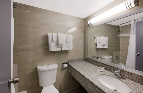 Wayne Hotel | Essence Express Wayne