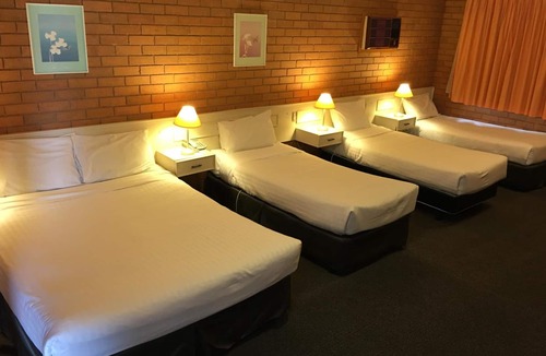 Essendon North Hotel | Essendon Motel