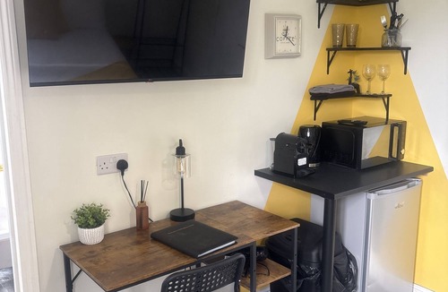 Willingham Apartment | Essential, downstairs with bath & kitchenette