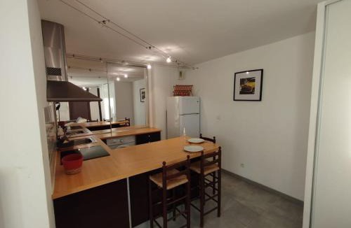 Sept Deniers Apartment | Essential Near stadium Air conditioning et Private parking