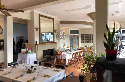 Huntly Hotel | Essex Arms