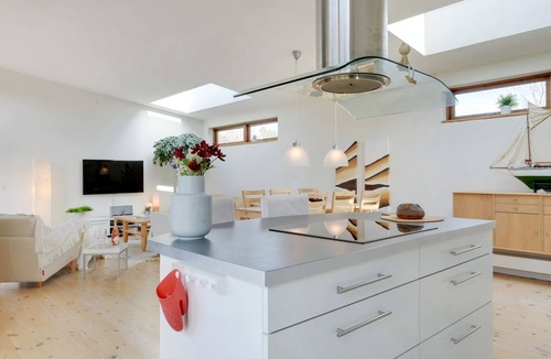 Melby House | "Esta" - from the sea by Interhome