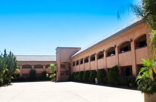 Tecate Hotel | Estancia Inn