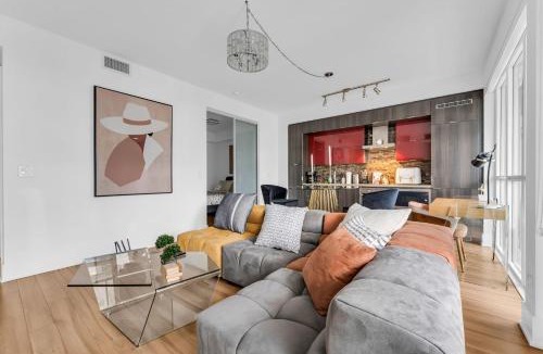 Toronto Entertainment District Apartment | Estate 1 Bedroom Condo Front Street West