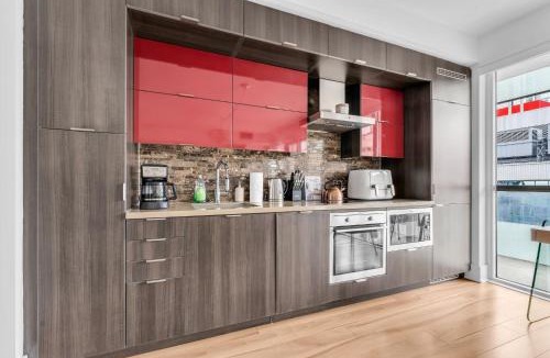 Toronto Entertainment District Apartment | Estate 1 Bedroom Condo Front Street West