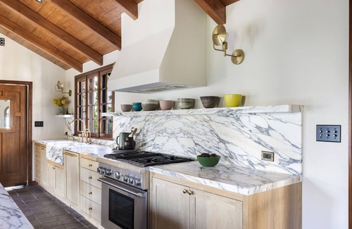 Los Feliz House | Estate: 4 bedrooms, AC, hot tub, fitness room, views in beautiful Los Angeles