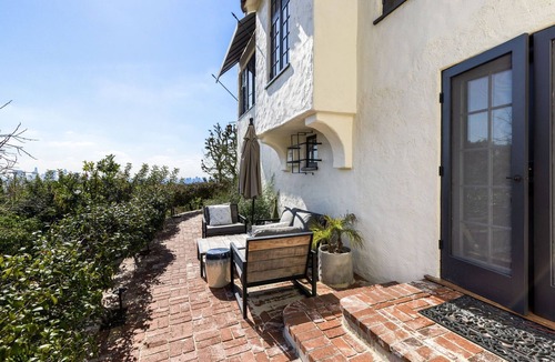 Los Feliz House | Estate: 4 bedrooms, AC, hot tub, fitness room, views in beautiful Los Angeles