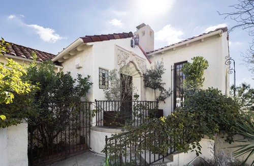Los Feliz House | Estate: 4 bedrooms, AC, hot tub, fitness room, views in beautiful Los Angeles