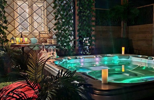 Sainte-Ursule Ski Chalet | Estate for 27 people with SPA and Festive BARN
