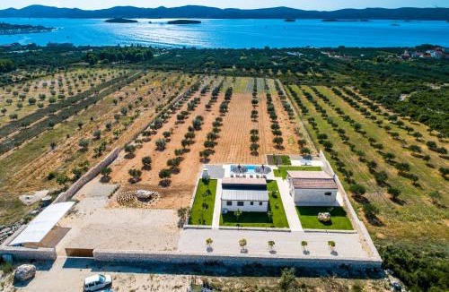 Biograd na Moru Villa | Estate Villa Duo