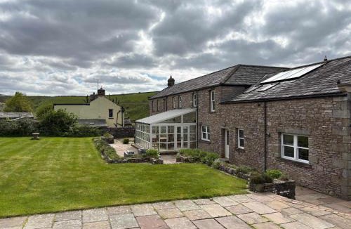 Kirkby Stephen House | Estatesmen Lodge, Hillside Farm