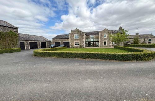 Kirkby Stephen House | Estatesmen Lodge, Hillside Farm