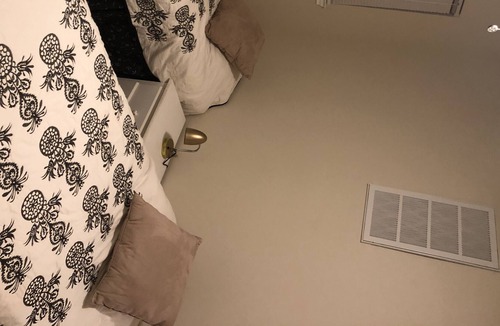 North Dallas House | Ester's guest houseExcelente neighborhoodNear the Galleria Mall