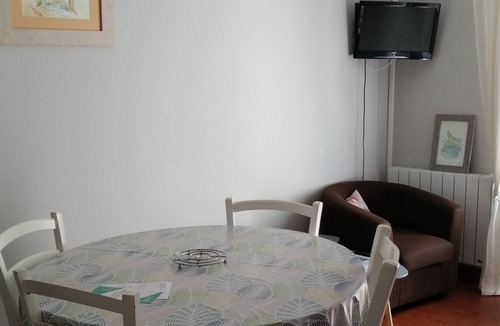 Esterre Apartment | Esterre Luz Saint Sauveur: House with character