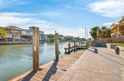 City-by-the Sea House | Estes Oasis