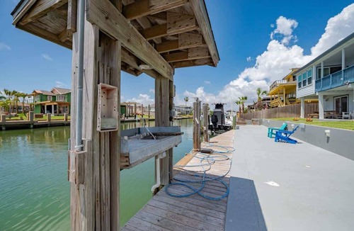 City-by-the Sea House | Estes Oasis