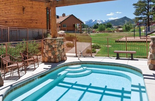 Estes Park Apartment | Estes Park | Mountain Basecamp | Hot Tub & Fireplace