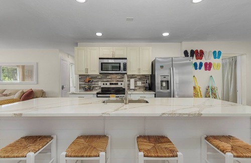 East Naples House | Estey Oasis. Heated Pool! Close to Beaches/5th Ave!