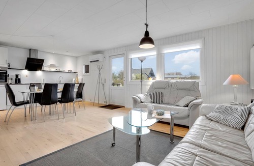 Fej House | "Esther" - 700m from the sea by Interhome