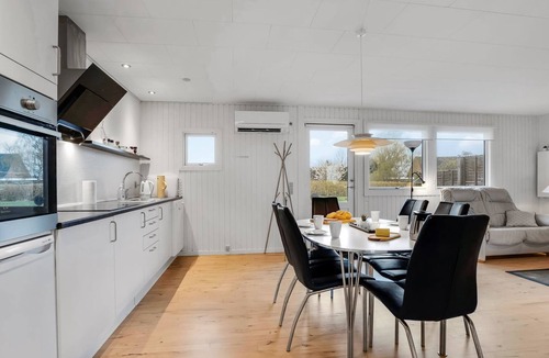 Fej House | "Esther" - 700m from the sea by Interhome