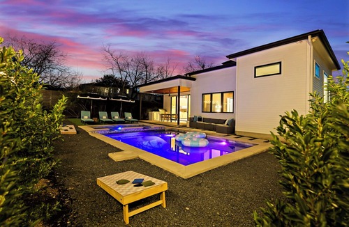 Galindo House | Estrella Azul: LUXE Pool | Spa ~ Perfect Location