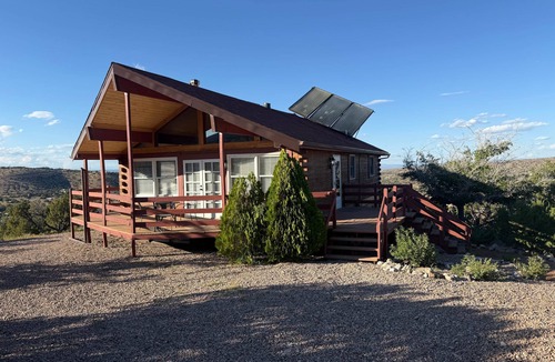 Placitas House | Estrella Vista– Rustic Charm Meets Celestial Skies