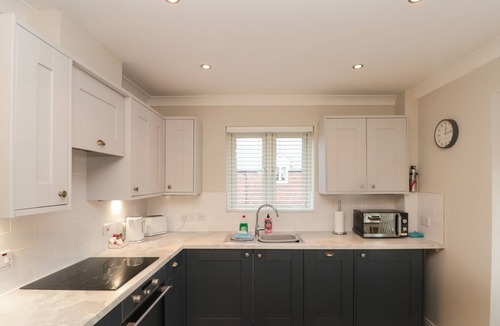 Whitby Cottage | ESTUARY WALK, pet friendly in Whitby