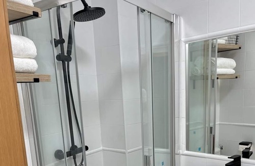 Alcala de Henares Apartment | Estudio Doble con 2 Camas en el Centro Histórico
