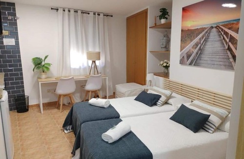 Alcala de Henares Apartment | Estudio Doble con 2 Camas en el Centro Histórico