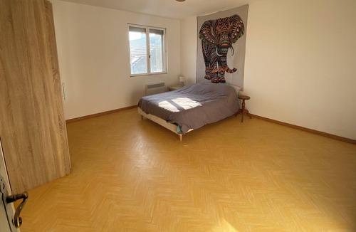 Chivres Apartment | Etage Indépendant à la Ferme