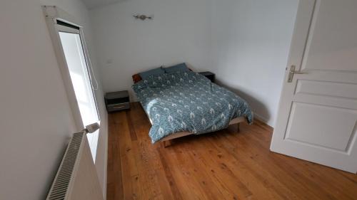 Saint-Denis-la-Chevasse House | Etage Maison