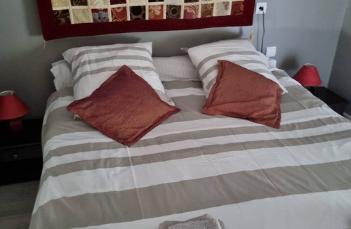 Neuvy-sur-Barangeon Bed & Breakfast | Etape Sologne, flexible accommodation