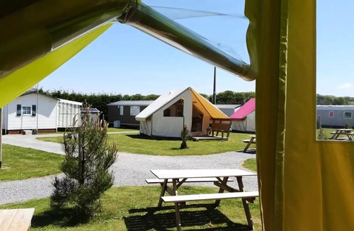 Saint-Valery-en-Caux House | Etennemare Campsite* - 3-room canvas bungalow 4 people