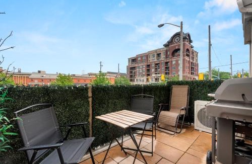 Long Branch Apartment | Etobicoke 2 Bedroom Townhouse Close to Waterfront
