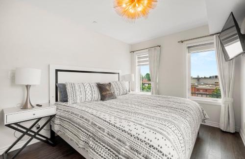 Long Branch Apartment | Etobicoke 2 Bedroom Townhouse Close to Waterfront
