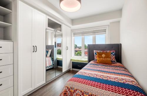 Long Branch Apartment | Etobicoke 2 Bedroom Townhouse Close to Waterfront