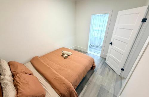 New Toronto Apartment | Etobicoke Escape