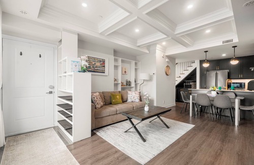 Long Branch Apartment | Etobicoke Suites
