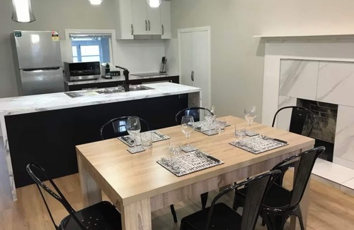 East Toowoomba Cottage | Eton Cottage: Central Boutique Stay