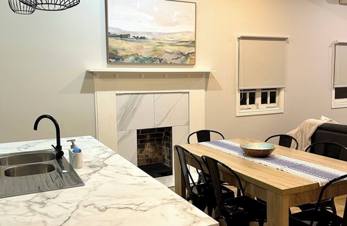 East Toowoomba Cottage | Eton Cottage: Central Boutique Stay