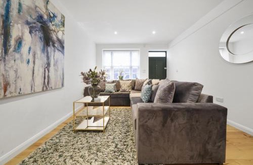 Windsor Villa | Eton House-Stunning-Castle views-5Bed-Free-Parking